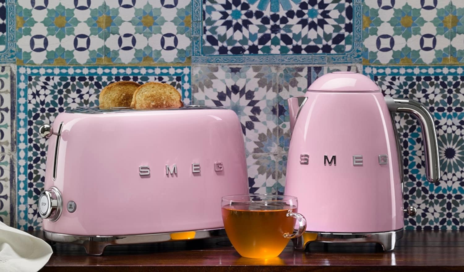 Βραστήρας SMEG KLF03PKEU 1.7 lt 3000 W Ροζ Βραστήρας SMEG KLF03PKEU 1.7 lt 3000 W Ροζ