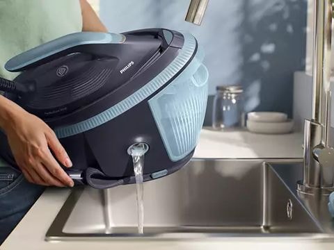 Ελαφρύ σίδερο, ιδανικό για κάθετο σιδέρωμα με ατμό