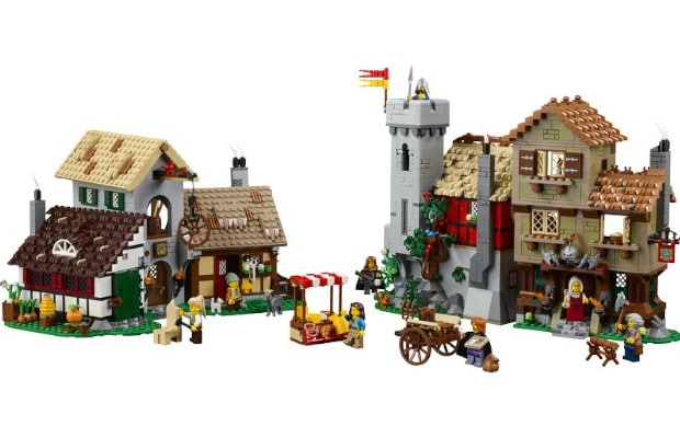 LEGO® Icons Medieval Town Square (10332)