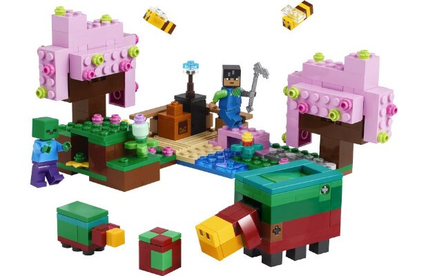 LEGO® Minecraft The Cherry Blossom Garden (21260)