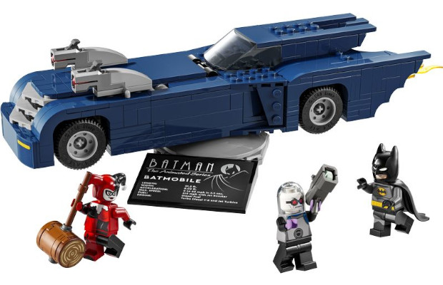 LEGO® Batman™ with the Batmobile™ vs. Harley Quinn™ and Mr. Freeze™ (76274)