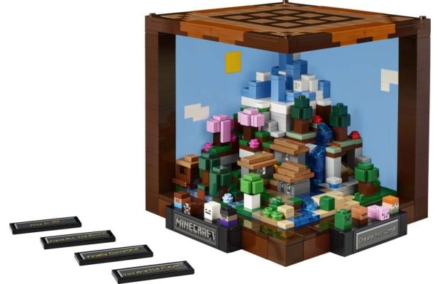 LEGO® Minecraft The Crafting Table (21265)