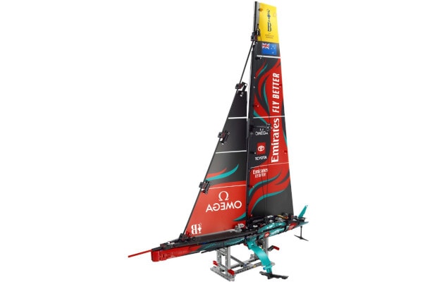 LEGO® Technic Emirates Team New Zealand AC75 Yacht (42174)