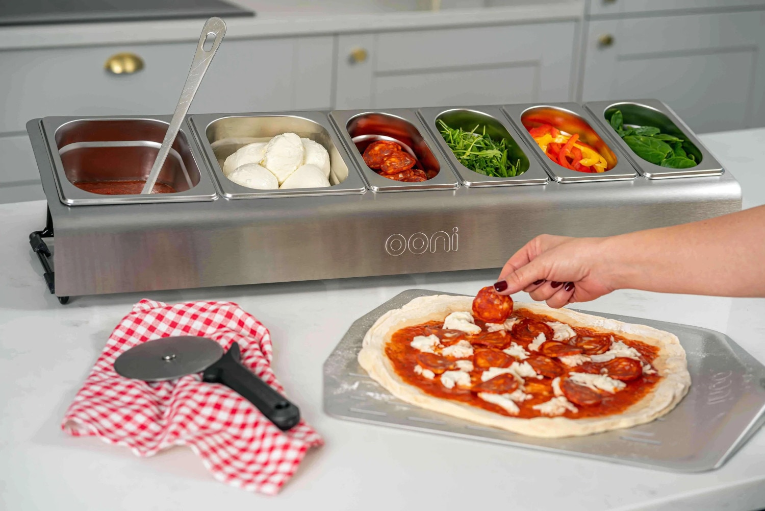 Pizza Toping Station OONI UU-P0CE00
Pizza Toping Station OONI UU-P0CE00