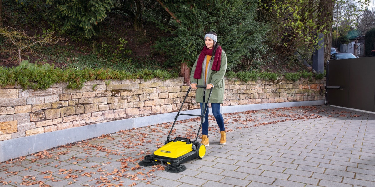 Χειροκίνητο Σάρωθρο KARCHER S 4 Twin με Κάδο 20 Lt Κίτρινο

