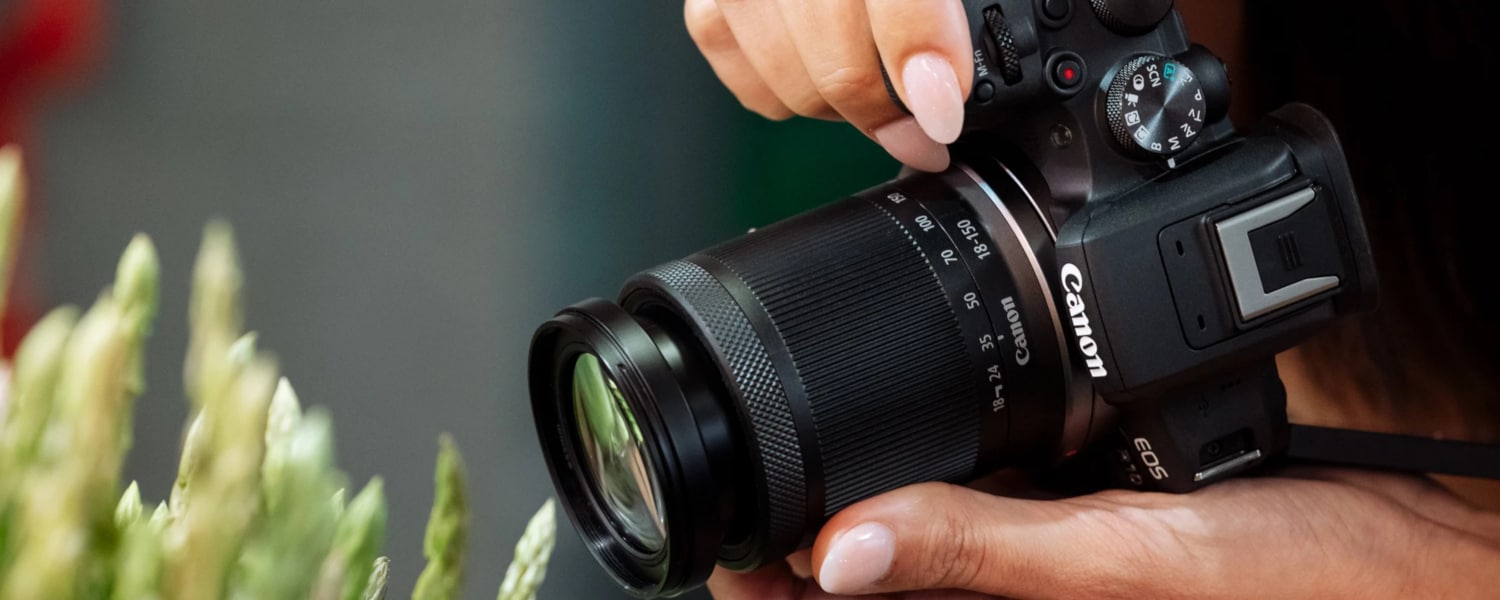 Mirrorless Canon EOS R10