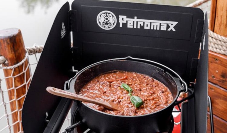 Μαντεμένια Κατσαρόλα  PETROMAX FT6 Μαύρο





 





