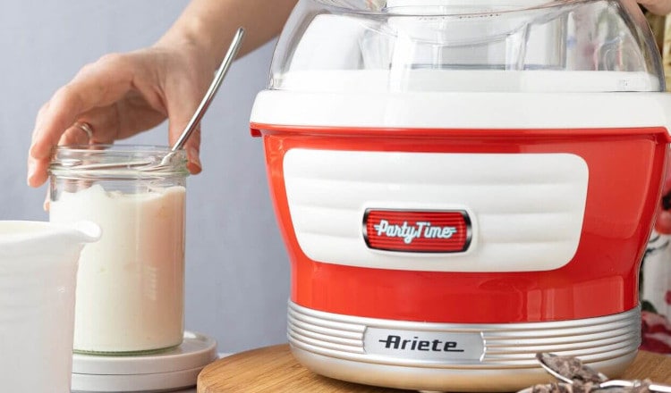 ICE CREAM MAKER PARTY TIME RED
0643/00 ICE CREAM MAKER PARTY TIME RED
0643/00