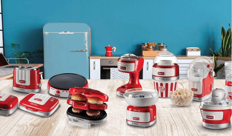 ICE CREAM MAKER PARTY TIME RED
0643/00 ICE CREAM MAKER PARTY TIME RED
0643/00