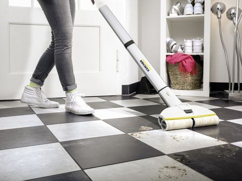 Αφαιρεί πιτσιλίσματα και λεκέδες