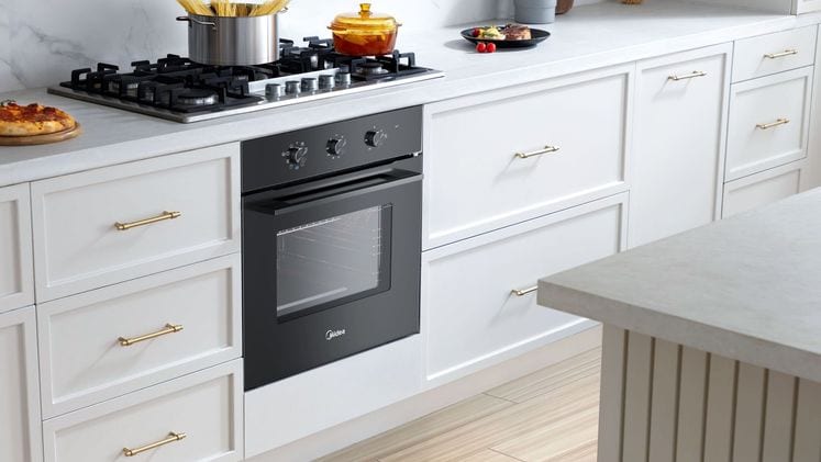 Μαγειρική Απόλαυση με Ευκολία: Ο Φούρνος Midea που σου Αξίζει!