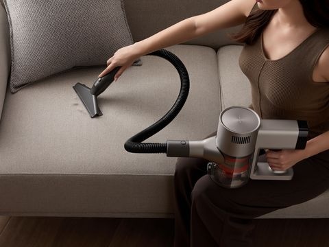 Καθαρισμός καναπέ