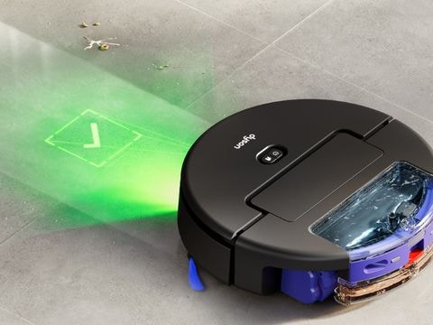 Διασφαλίζει το αποτέλεσμα με διπλό έλεγχο, πριν συνεχίσει