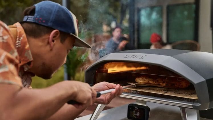 Επαγγελματικό ψήσιμο πίτσας
