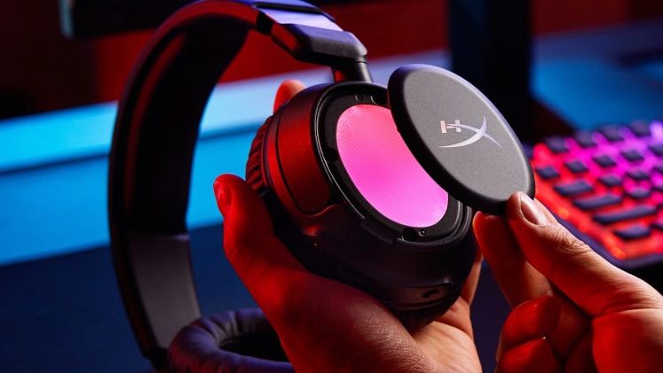 Προηγμένος προσαρμόσιμος RGB φωτισμός και αντικαταστάσιμες πλάκες ακουστικών