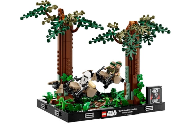 LEGO® Star Wars Endor™ Speeder Chase Diorama (75353)