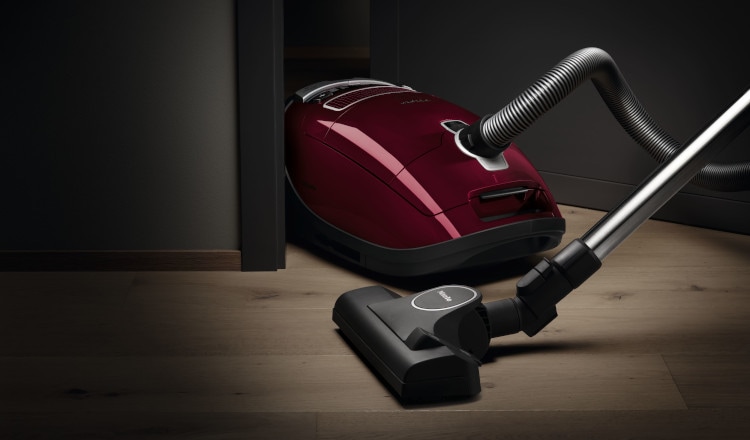 Ηλεκτρική Σκούπα MIELE SGDF3 Complete C3 Active 890W με Σακούλα 4.5lt Κόκκινο Ηλεκτρική Σκούπα MIELE SGDF3 Complete C3 Active 890W με Σακούλα 4.5lt Κόκκινο